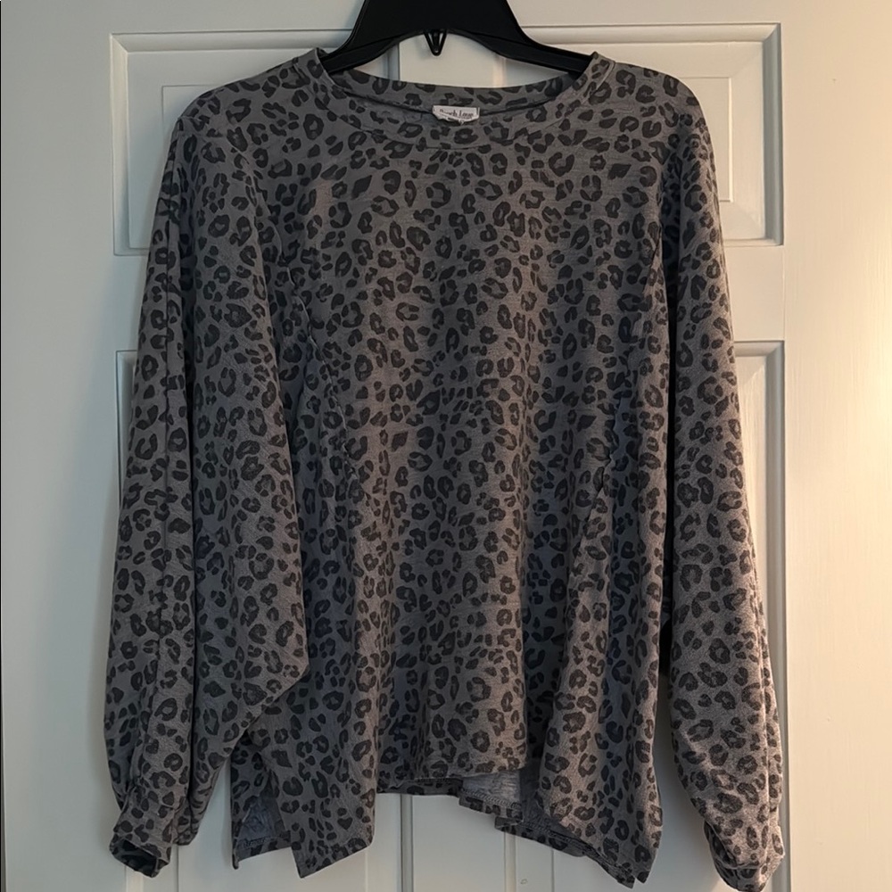 Peach Love California Charcoal Leopard Top